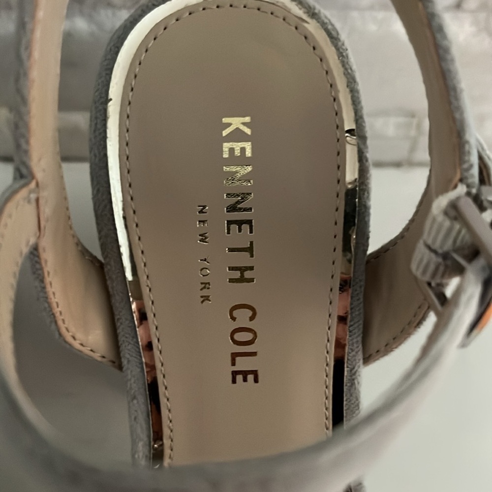 New! Kenneth Cole New York Dolly Crystal Heel Platform Sandal in silver Size 7.5 - Picture 12 of 12